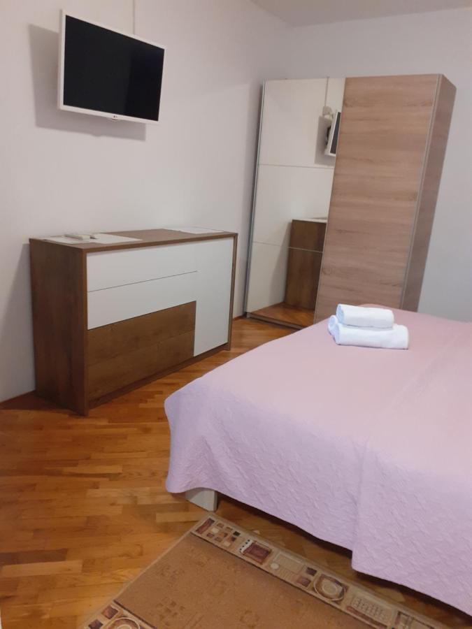 Apartments Novacic Πόρετς Εξωτερικό φωτογραφία